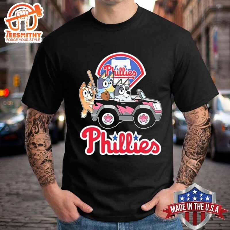 Official MLB Philadelphia Phillies Bluey Bandit Chilli And Aunt Trixie Driving Car T shirt